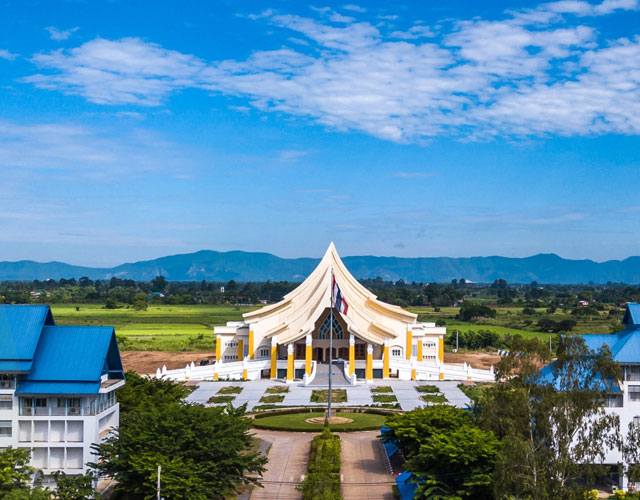 那空沙旺皇家大学